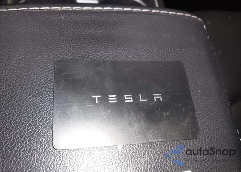 2023 Tesla Model Y Awd/Long Range Dual Motor All-Wheel Drive z USA, uszkodzony, nr VIN 7SAYGDEE1PA081905